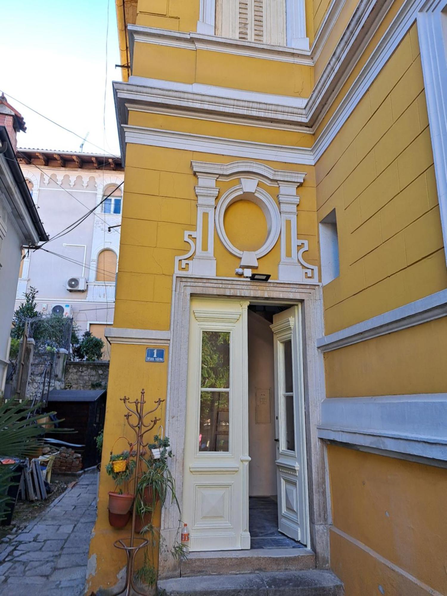Apartman Barocco Lovran Exteriör bild