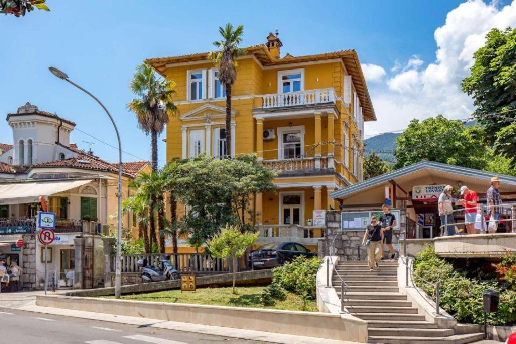 Apartman Barocco Lovran Exteriör bild