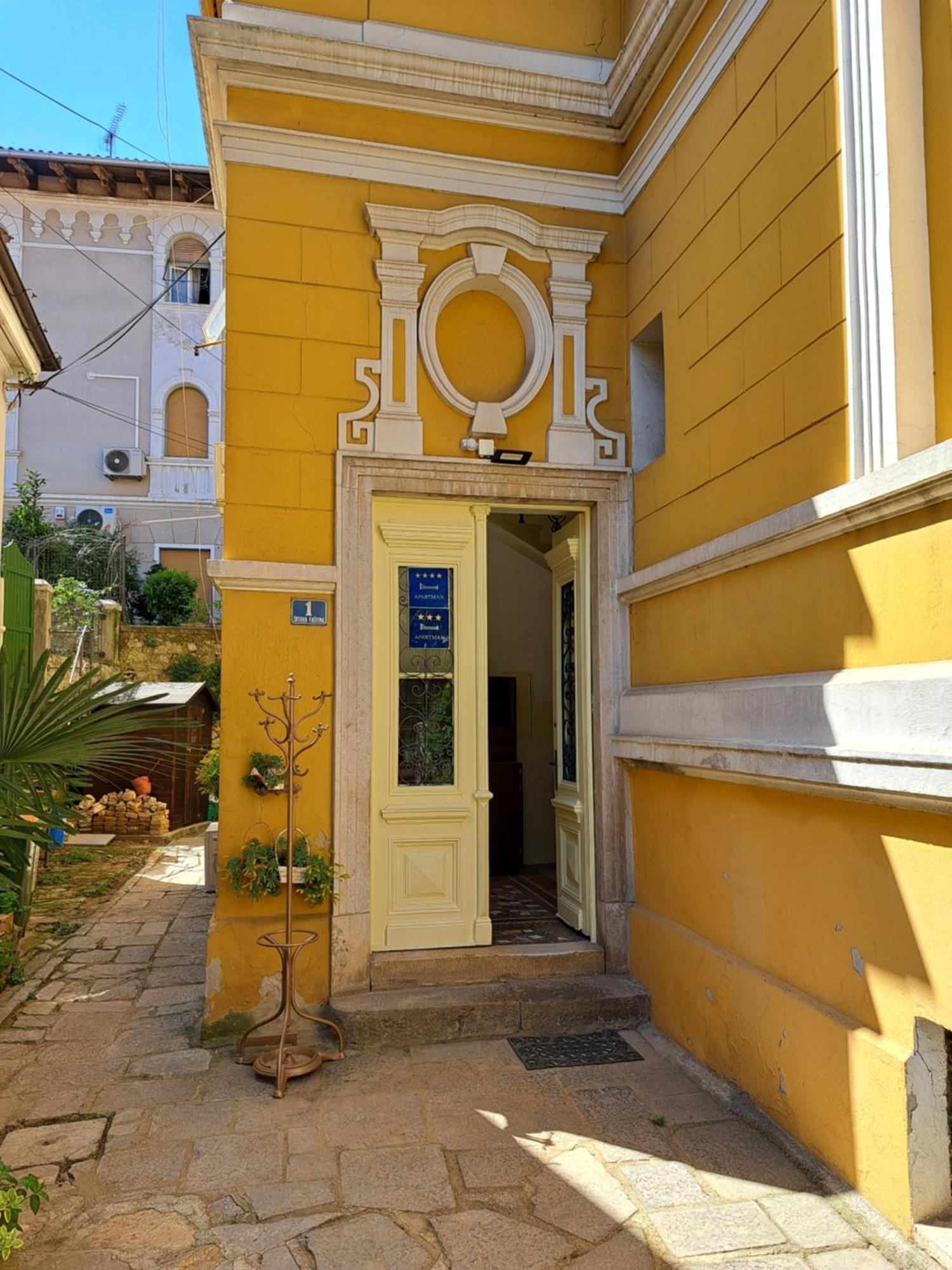 Apartman Barocco Lovran Exteriör bild