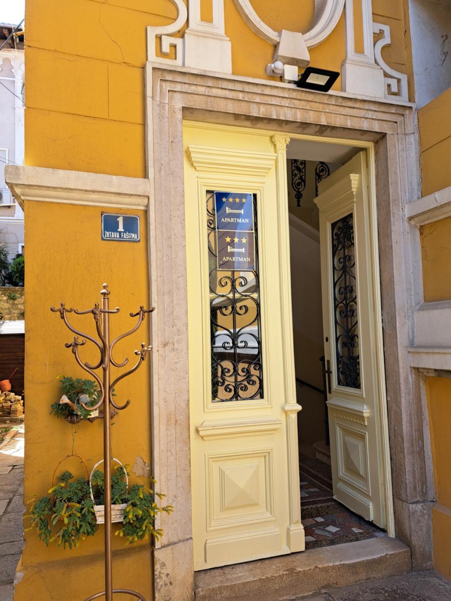 Apartman Barocco Lovran Exteriör bild